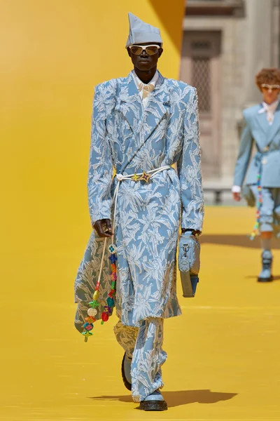 Look 66
